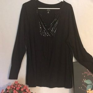 Long Sleeve T-Shirt With Sequined Neck.